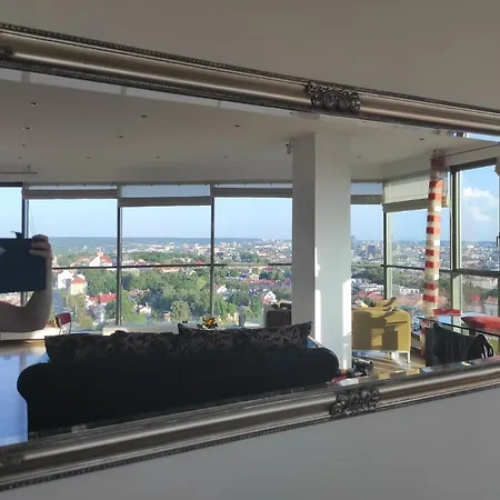 Luxury In Skyscraper Apartment Vilnius